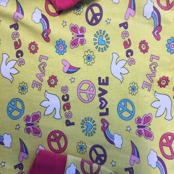 Kirkland Girls Size 2 Pajama Set Yellow Pink Peace Love 100% Organic Cotton - Picture 10 of 16